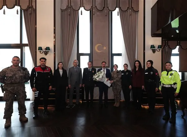 Hatay Valisi Masatlı, polis teşkilatı mensuplarını makamında onayladı