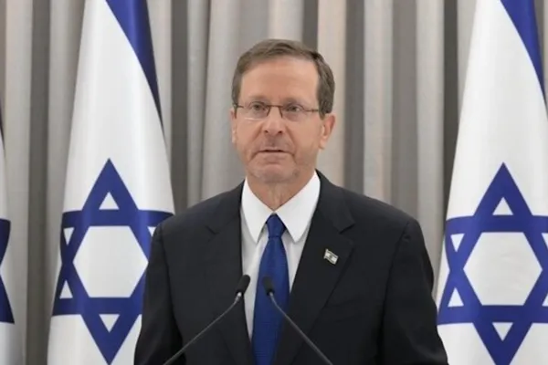 Herzog: Holokost kurtulanlarının hikayeleri korunmalı