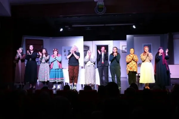 “Kadın Sığınağı” sezon finalinde sahnelendi