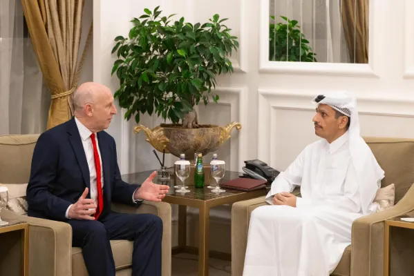 Katar Dışişleri Bakanı Al Sani, Birleşik Krallık Savunma Bakanı Healey ile temas kurdu