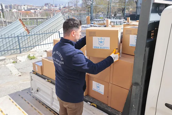 Konak’ta okullara hijyen ve kişisel bakım desteği sağlandı