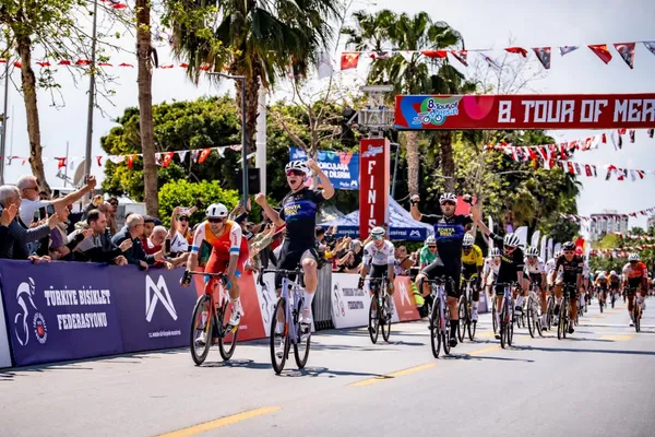 Konya Büyükşehir Belediyespor bisiklet ve basketbolda başarı elde etti