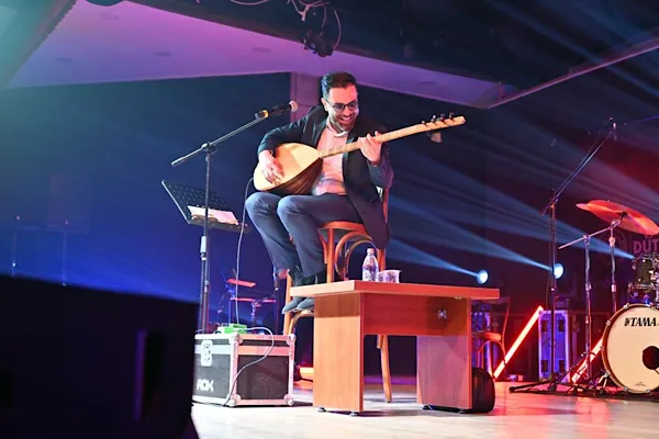 Manisa’da “Türkülerle Anadolu” gecesi hayata geçirildi