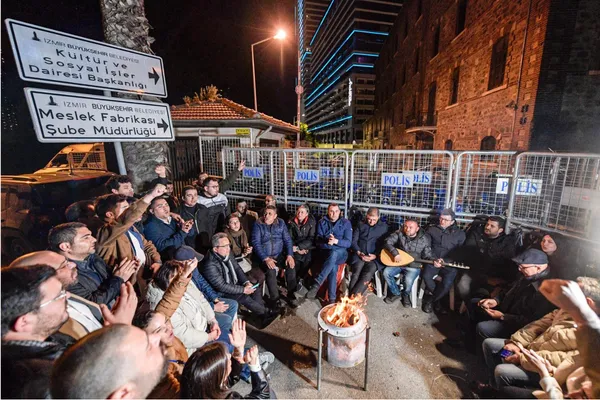 Meslek Fabrikası önünde nöbet sürüyor