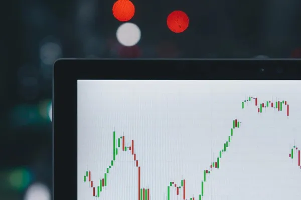 Nisan vadeli endeks antlaşmasinde ateşkes akabindesı tepki alımları izleniyor