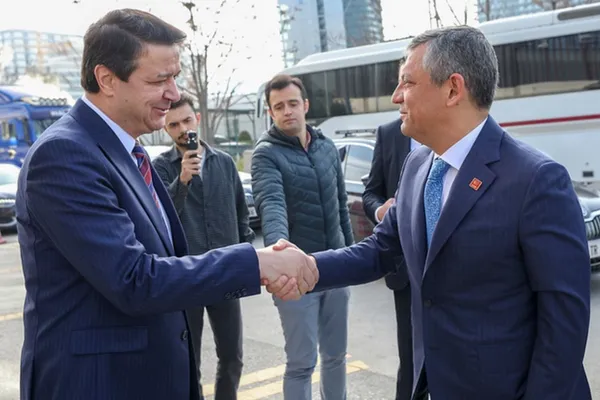 Özel, Saadet Partisi Genel Başkanı Arıkan ile temas kurdu