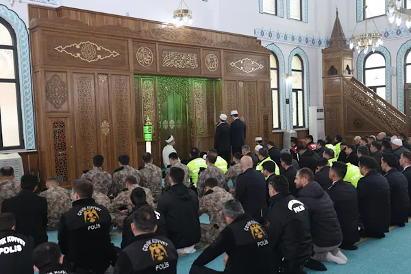 Siirt’te şehitler için mevlid ve dua stratejiı