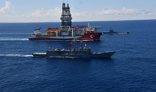 Somali’de Türk savaş gemileri sondaj gemisine rene var ki ediyor