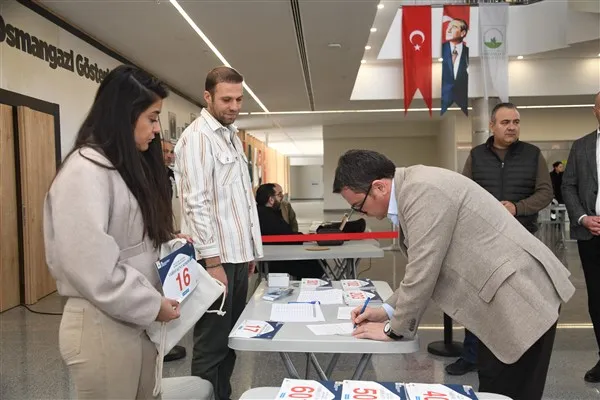 Uluslararası Osmangazi Tarihi Kent Koşusu evvelsi sporcular numaralarını aldı