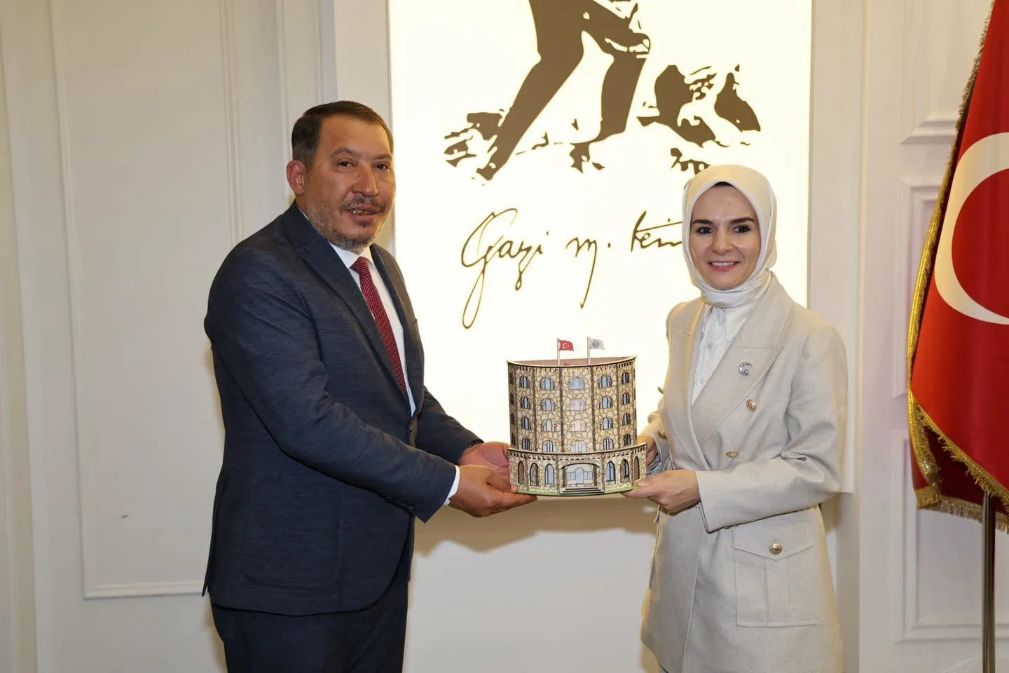 Dinar’a Huzurevi ve Yaşlı Gündüz Bakım Evi Müjdesi