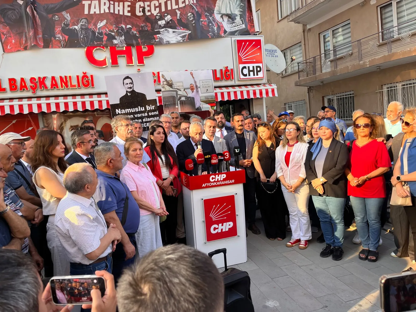 Karadeniz:”Yeni Parti’ye Katılıyoruz”