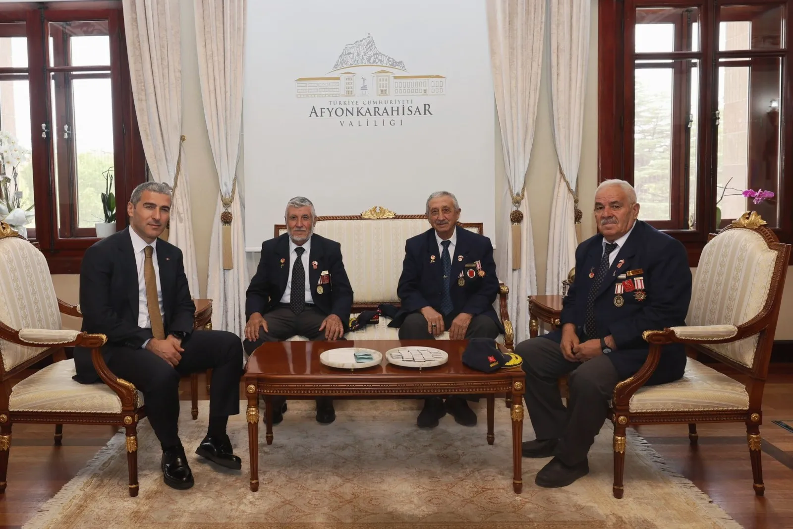 VALİ AKTAŞ GAZİLERİ MAKAMINDA AĞIRLADI