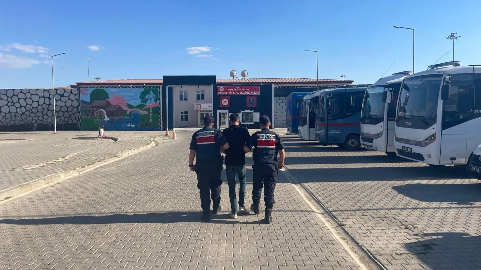 Aranan 40 Kişi Yakalandı