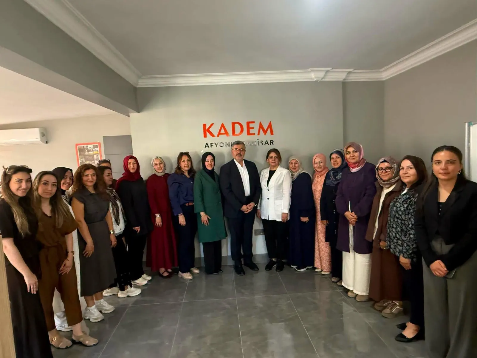 Özkaya, KADEM Üyeleri İle Görüştü