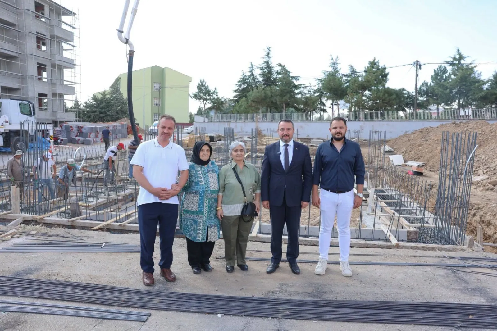 ÖZTAŞ TEMEL ATMA TÖRENİNE KATIDI
