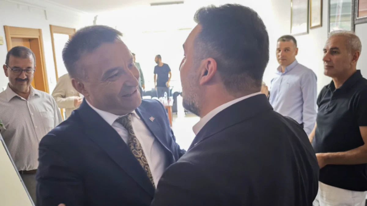 Ahmet Kahveci’den Dikkat Çeken İlk Ziyaret! Adresi AK Parti Oldu