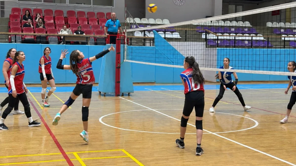 Afyonkarahisar’da Okul Sporları Müsabakaları Başladı