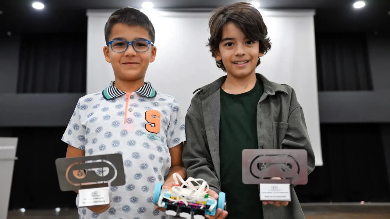 Mersinli Gençlerden Robotikte Türkiye Derecesi