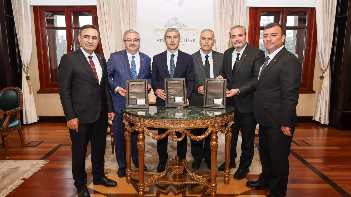 Üniversite Öğrencilerine Aylık 19 Bin 250 TL Harçlık Fırsatı: İŞKUR İmzaları Attı!